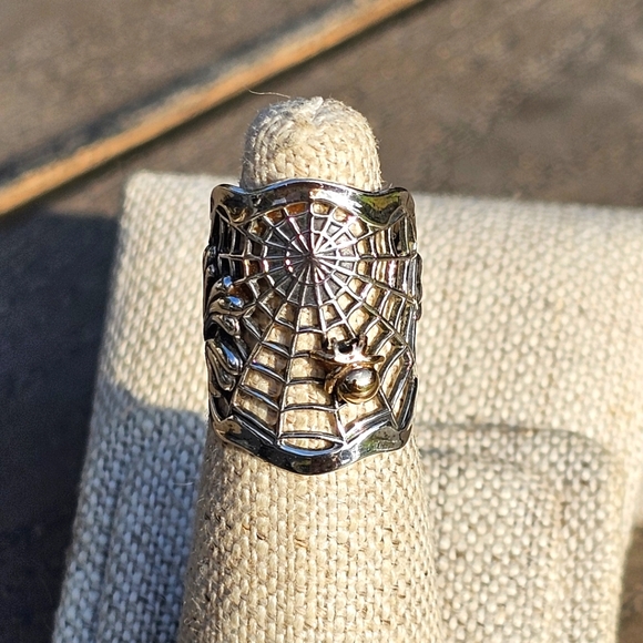 14k gold & 925 sterling spider web ring - Picture 2 of 10